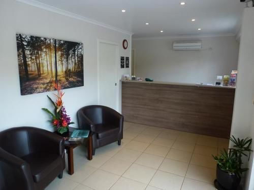 Hinterland Motel 3*
